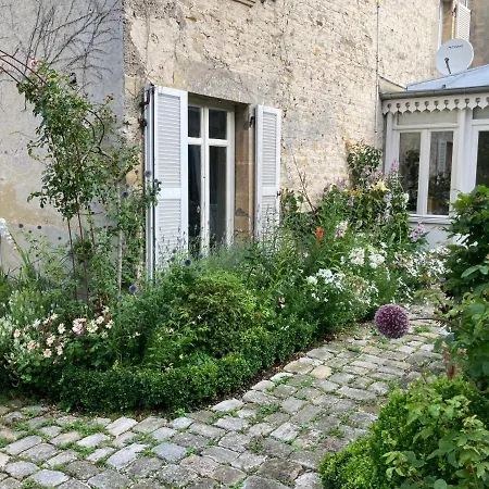 Le Clos De L'eglise Bed & Breakfast