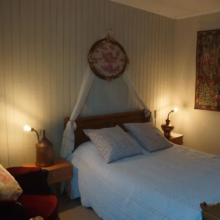 Le Clos De L'eglise Bed & Breakfast Arromanches-les-Bains